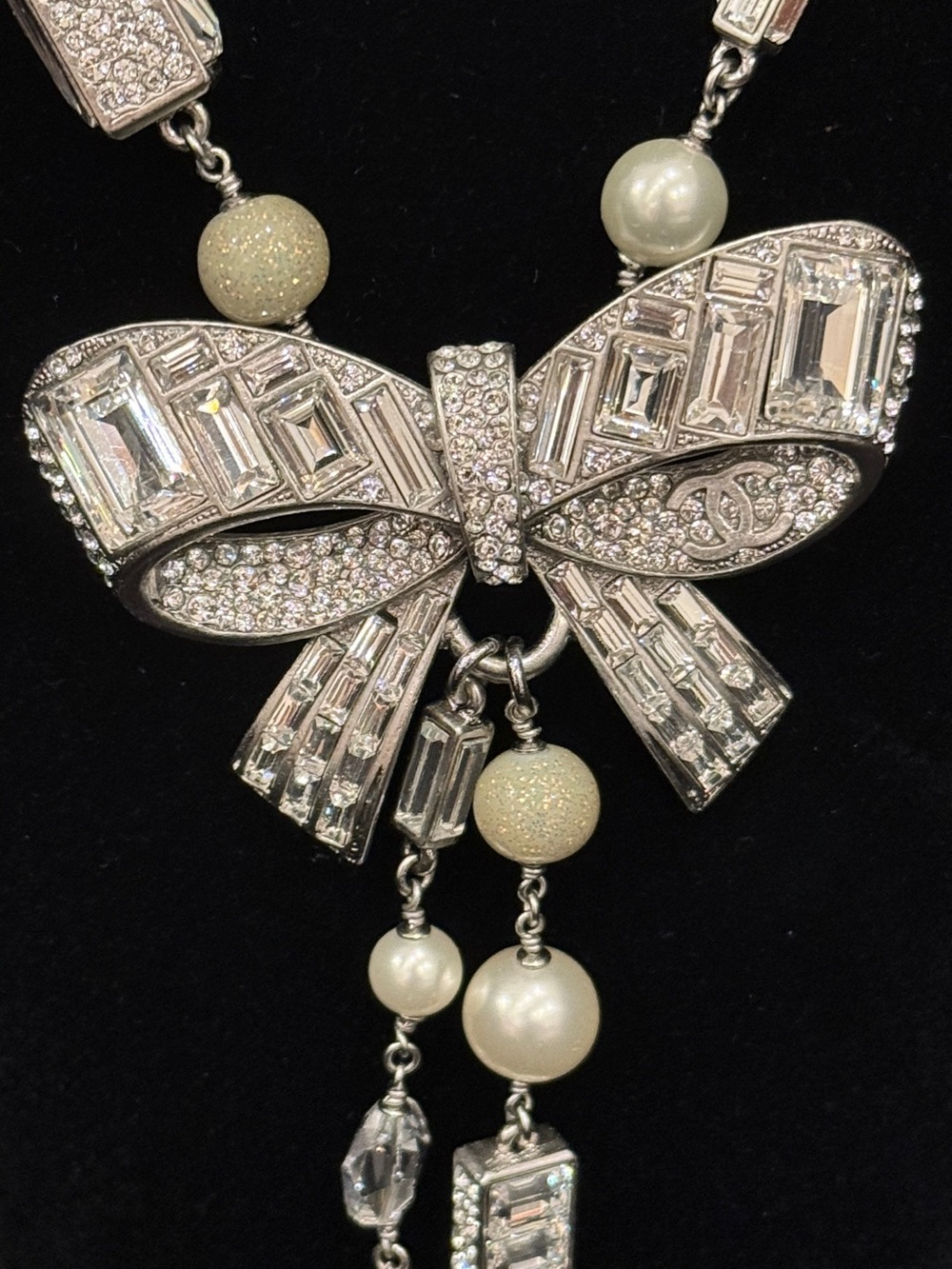 CHANEL Silver-Tone Crystal Bow Necklace with Ivory Accents - Picture 2 of 6